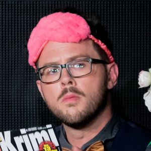 Butler, Valet und Advocatus Diaboli alias Guillaume Wicky Butler, Valet und Advocatus Diaboli alias Guillaume Wicky