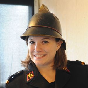 Chorführerin /Frau Dr. phil alias Nicole Fierz Chorführerin /Frau Dr. phil alias Nicole Fierz